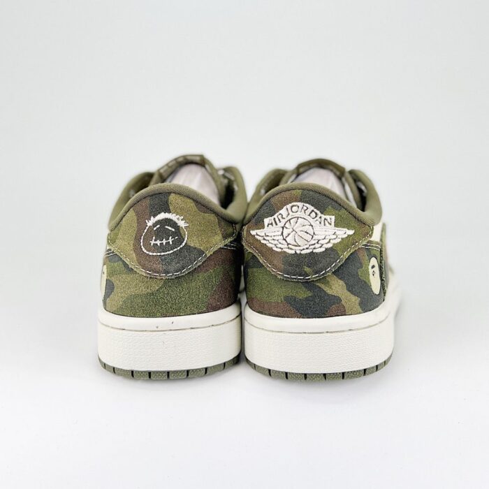 NIKE SB DUNK LOW BAPE TS JOINT CAMOUFLAGE ARMY GREEN BEIGE - Image 4