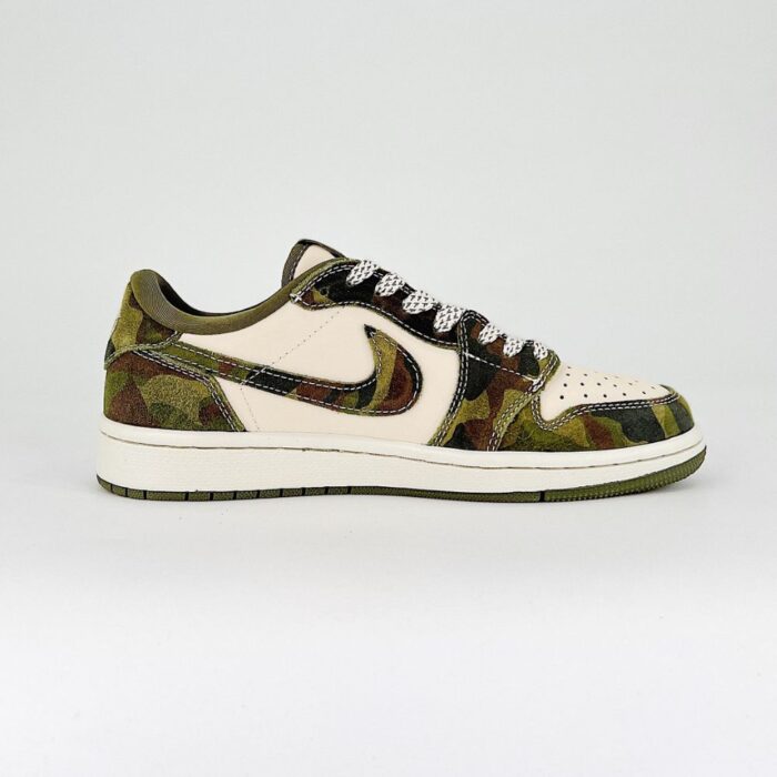 NIKE SB DUNK LOW BAPE TS JOINT CAMOUFLAGE ARMY GREEN BEIGE - Image 3