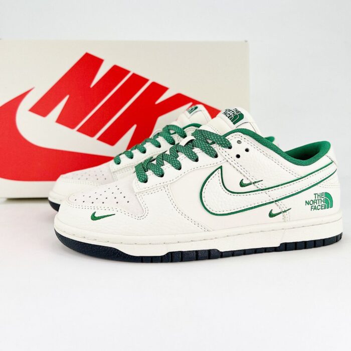 NIKE SB DUNK LOW X THE NORTH FACE GREEN WHITE - Image 2