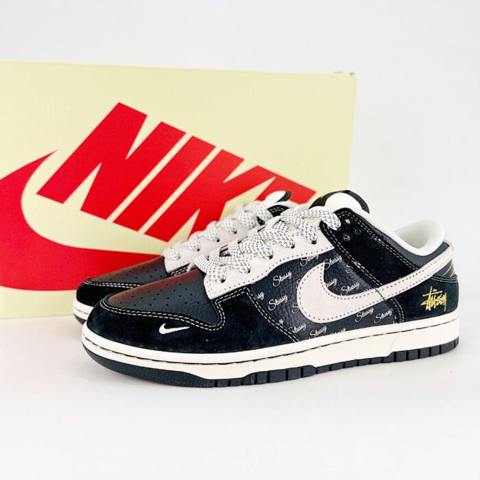 NIKE DUNK SB LOW X STUSSY BLACK WHITE - Image 2