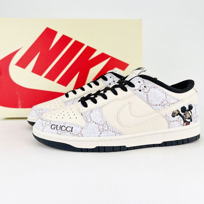 NIKE DUNK SB LOW X GUCCI MICKEY WHITE CREAM - Image 2