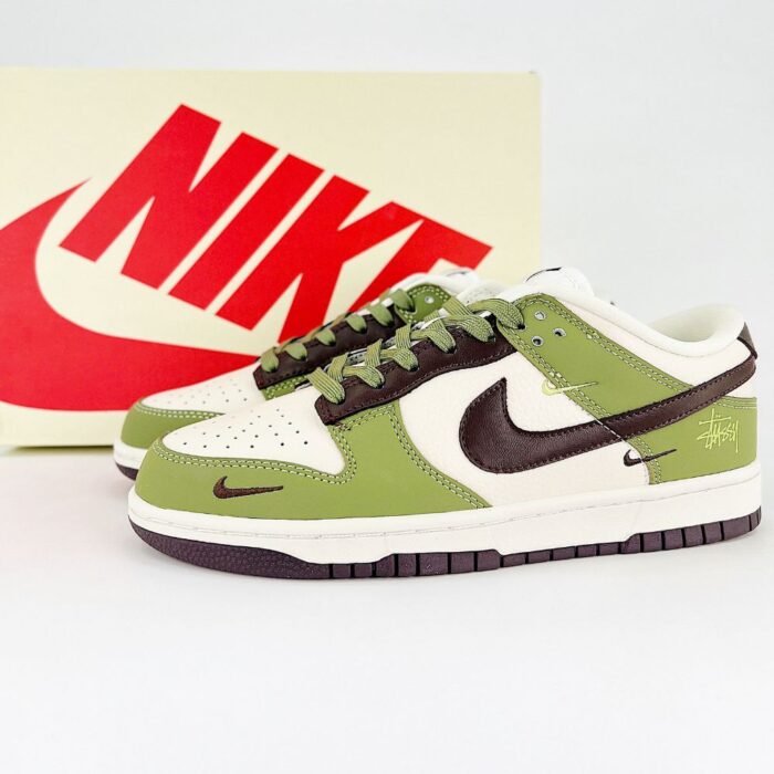 NIKE DUNK SB LOW X STUSSY AVOCADO GREEN - Image 2