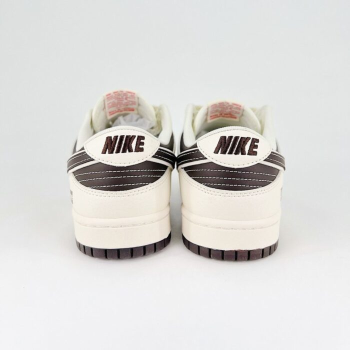 NIKE DUNK SB LOW X SUPREME BLACK BEIGE - Image 3