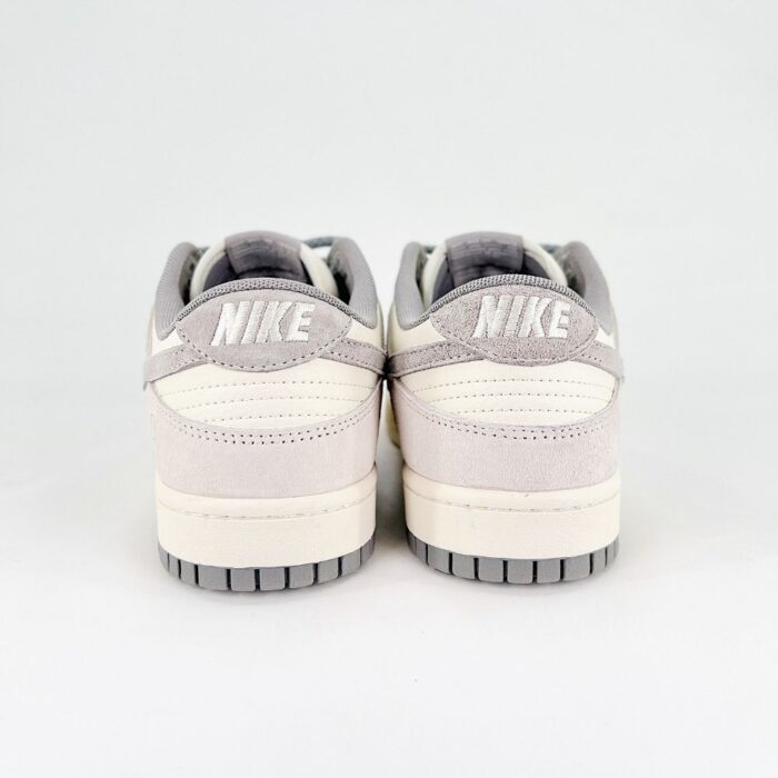 NIKE SB DUNK LOW X BEARBRICK GREY - Image 3