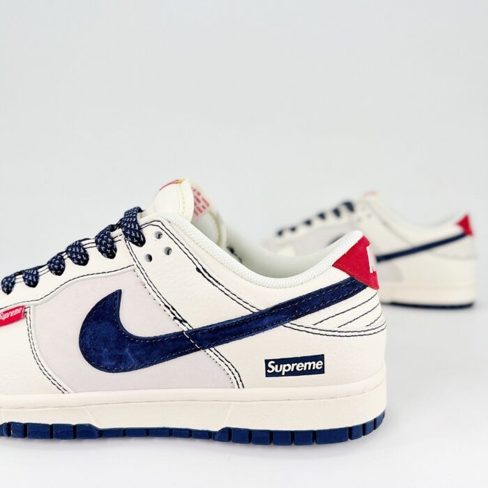 NIKE SB DUNK LOW X SUPREME BEIGE BLUE RED SMALL HOOK STARS BB7518 026 - Image 3