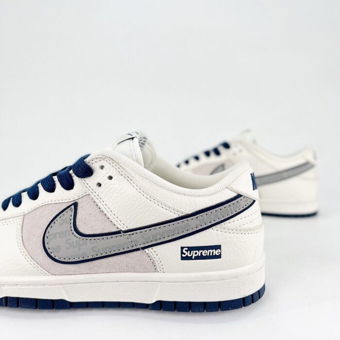 NIKE SB DUNK LOW X SUPREME CASUAL BOOTS WHITE BLUE SMALL HOOK XX2025 268 - Image 3