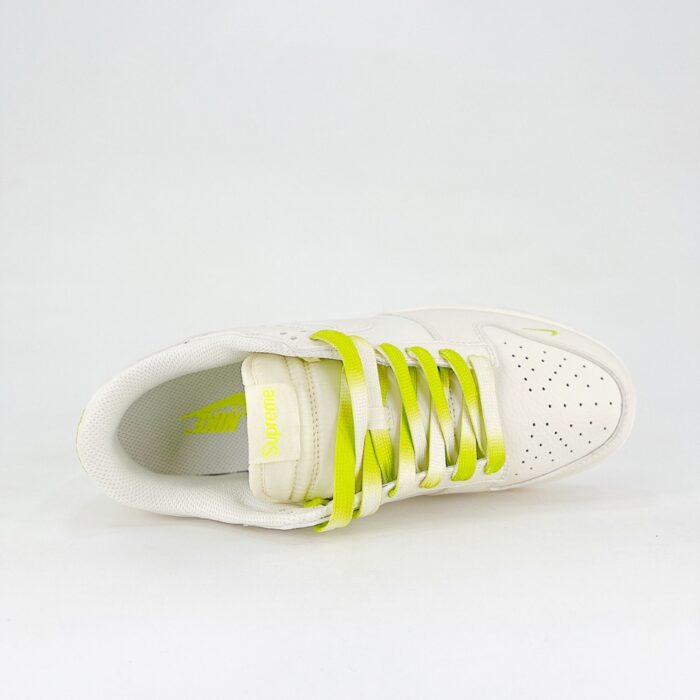 NIKE SB DUNK LOW X SUPREME WHITE LIGHT GREEN SMALL HOOKS BB8675 109 - Image 4