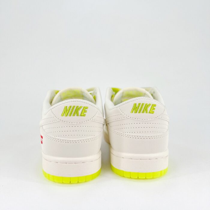 NIKE SB DUNK LOW X SUPREME WHITE LIGHT GREEN SMALL HOOKS BB8675 109 - Image 5