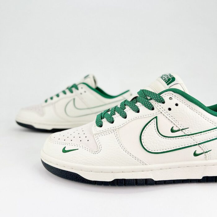 NIKE SB DUNK LOW X THE NORTH FACE GREEN WHITE - Image 4