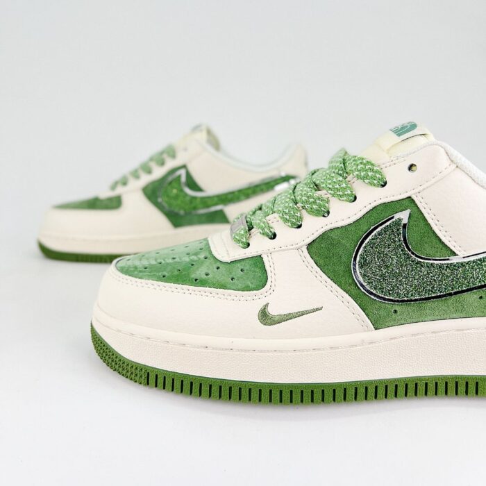 NIKE AIR FORCE 1 LOW X THE NORTH FACE GREEN - Image 4