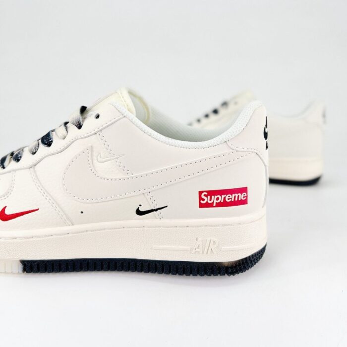 NIKE AIR FORCE 1 LOW X SUPREME OFF WHITE - Image 5