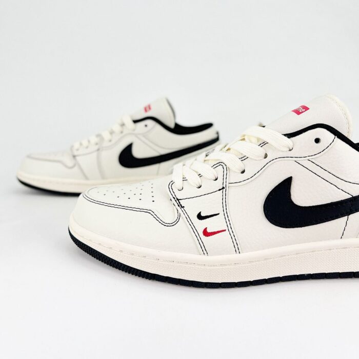 NIKE AIR JORDAN 1 LOW X SUPREME WHITE BLACK - Image 4