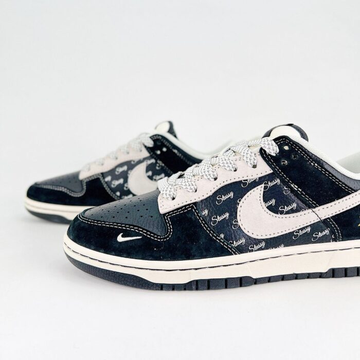 NIKE DUNK SB LOW X STUSSY BLACK WHITE - Image 4