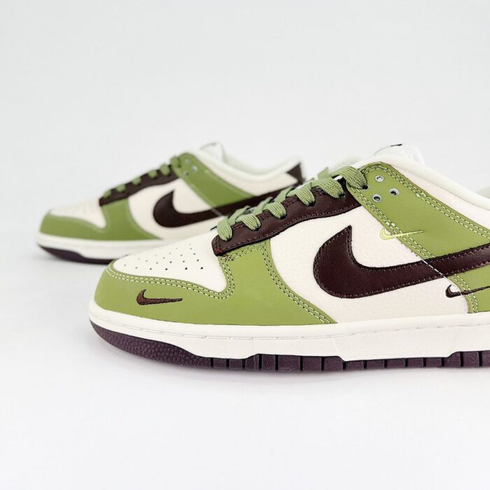 NIKE DUNK SB LOW X STUSSY AVOCADO GREEN - Image 4