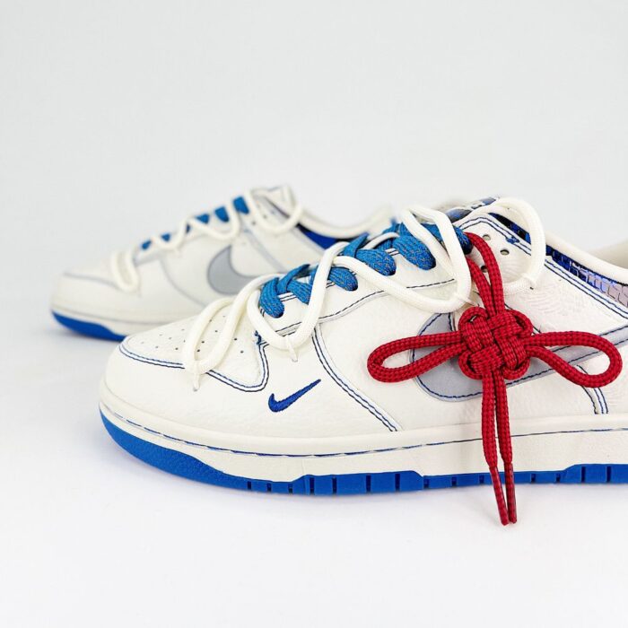 NIKE DUNK SB LOW X MONCLER LUNAR YEAR OF THE SNAKE BLUE WHITE - Image 4