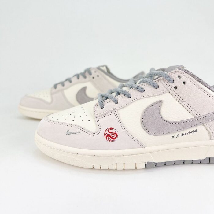 NIKE SB DUNK LOW X BEARBRICK GREY - Image 4