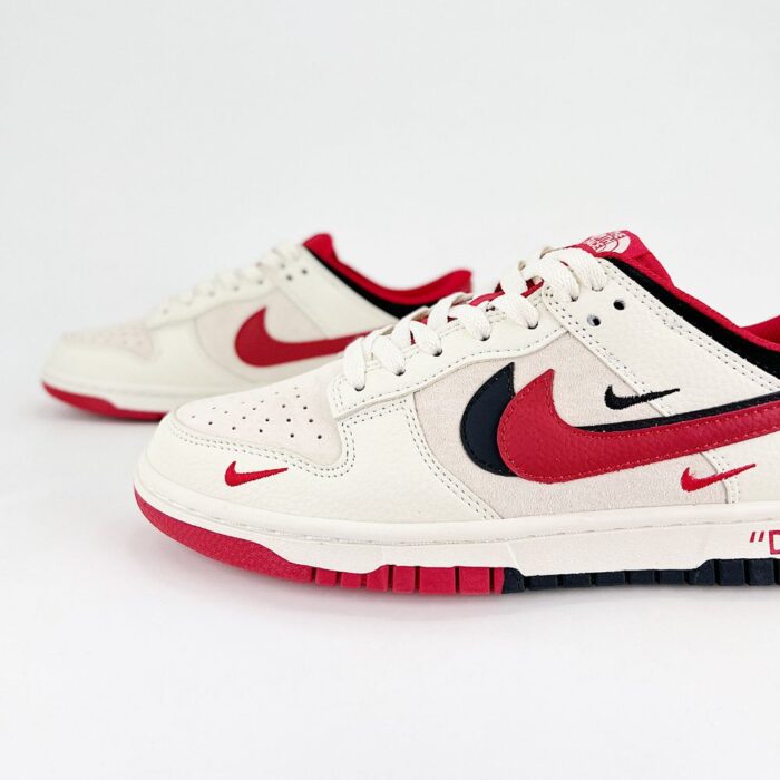 NIKE DUNK SB LOW X THE NORTH FACE RED BEIGE - Image 4