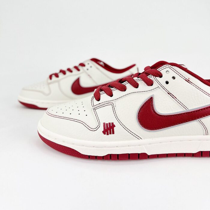 NIKE DUNK SB LOW X UNDEFEATED RED WHITE - Image 4