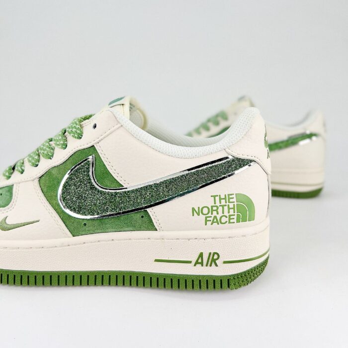 NIKE AIR FORCE 1 LOW X THE NORTH FACE GREEN - Image 5