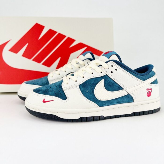 NIKE DUNK SB LOW X STUSSY NAVY WHITE - Image 2