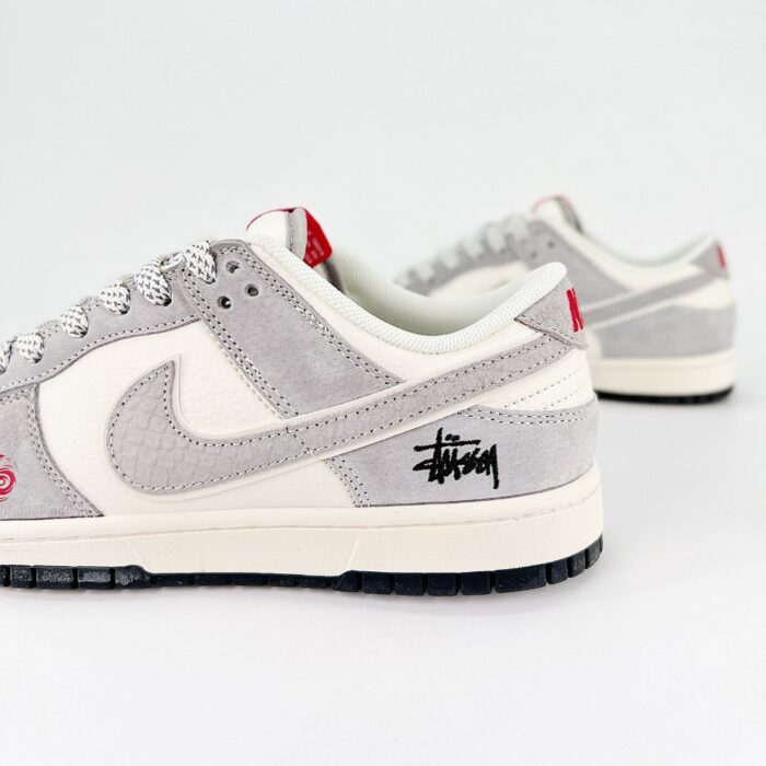 NIKE DUNK SB LOW X STUSSY GREY WHITE - Image 5