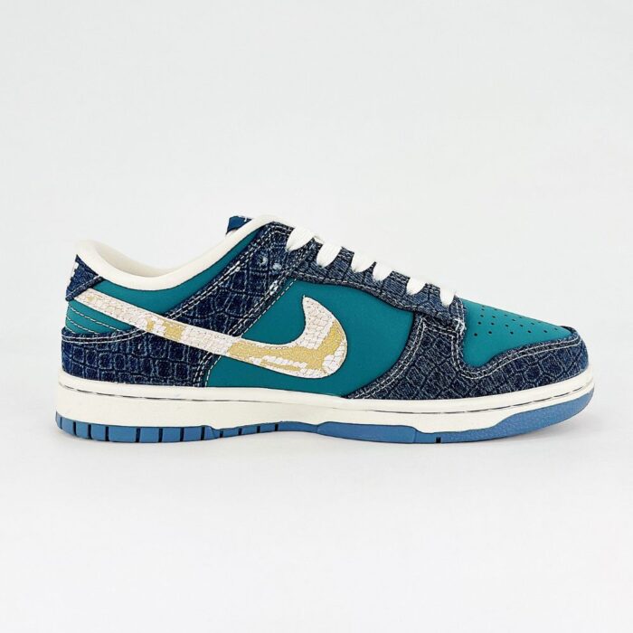 NIKE DUNK SB LOW X STUSSY LUNAR YEAR OF THE SNAKE GREEN - Image 7