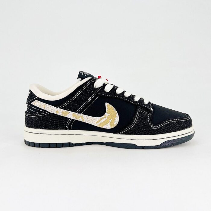 NIKE DUNK SB LOW X STUSSY YEAR OF THE SNAKE BLACK WHITE - Image 7