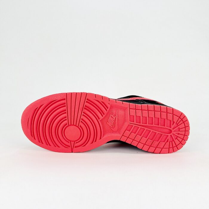 NIKE SB DUNK LOW X STUSSY BLACK RED HOOK - Image 6