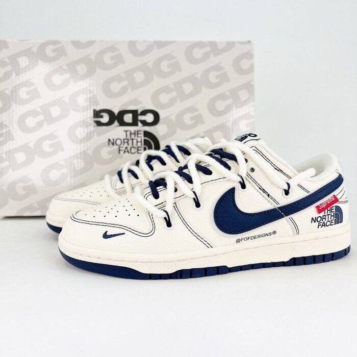 NIKE DUNK SB LOW X SUPREME X THE NORTH FACE NAVY WHITE - Image 2