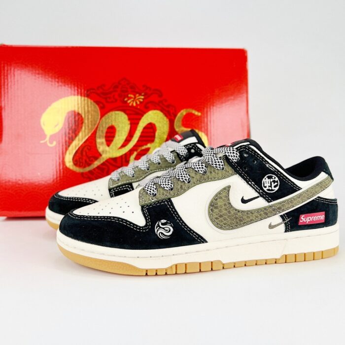 NIKE SB DUNK LOW X SUPREME JOINT SNAKE WHITE BLACK GREEN XF8698 049 - Image 2