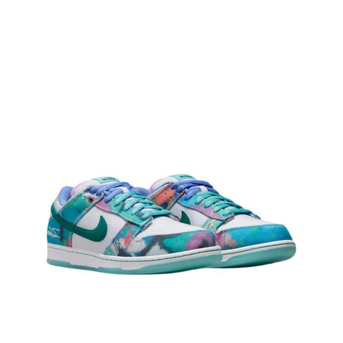 NIKE SB DUNK LOW X FUTURA LABORATORIES BLEACHED AQUA HF6061 400