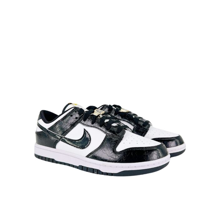 NIKE DUNK LOW RETRO SE WORLD CHAMPS BLACK WHITE DR9511 100