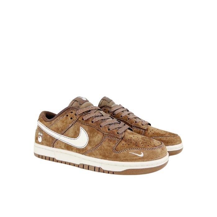 NIKE SB DUNK LOW STUSSY COLLABORATION DARK BROWN WHITE HOOK