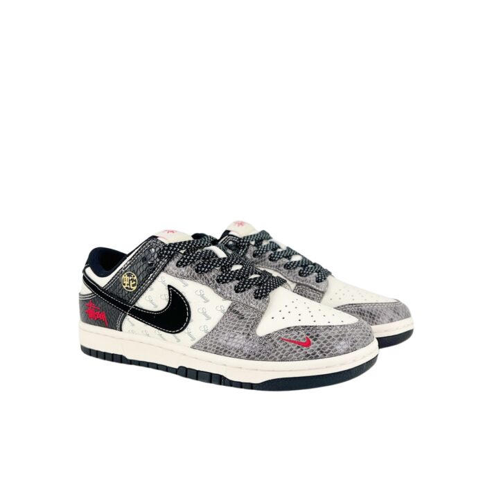 NIKE SB DUNK LOW X STUSSY SNAKE YEAR LIMITED EDITION WHITE BLACK GRAY SMALL HOOK STARS XF8698 048