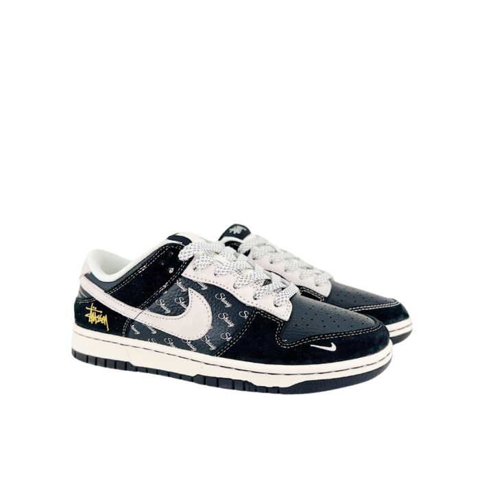 NIKE DUNK SB LOW X STUSSY BLACK WHITE