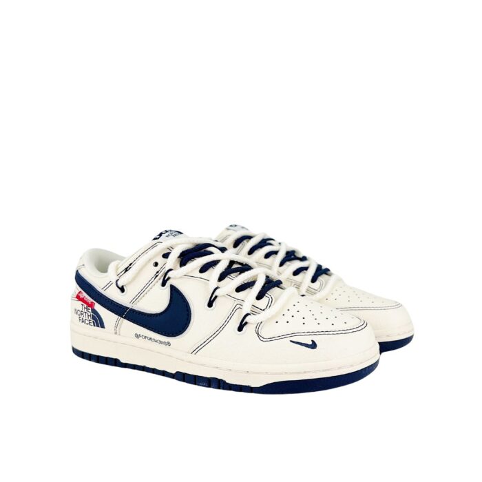 NIKE DUNK SB LOW X SUPREME X THE NORTH FACE NAVY WHITE