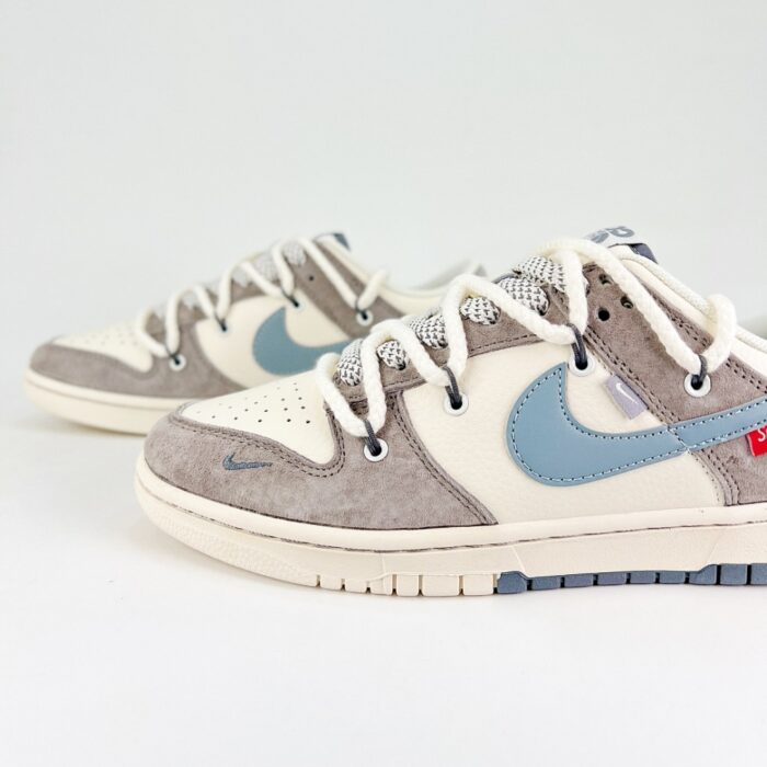 NIKE DUNK LOW X SUPREME X THE NORTH FACE GREY BLUE - Image 4