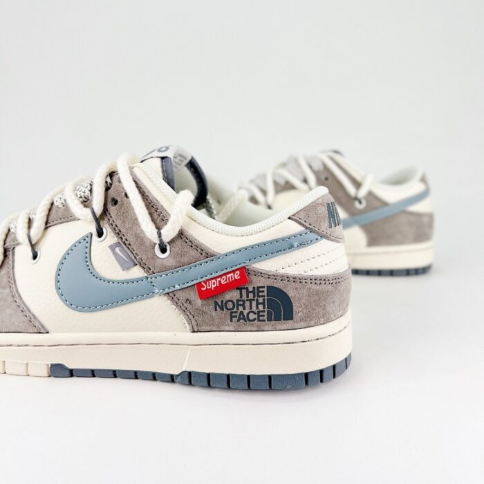 NIKE DUNK LOW X SUPREME X THE NORTH FACE GREY BLUE - Image 5