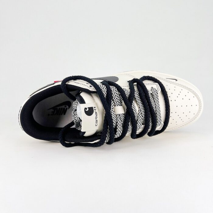 NIKE SB DUNK LOW WHITE AND BLACK - Image 6