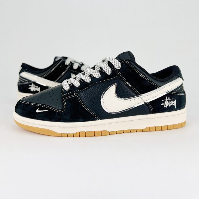 NIKE SB DUNK LOW X STUSSY BLACK WHITE - Image 3