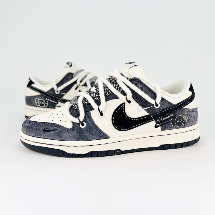 NIKE SB DUNK LOW X BEARBRICK BLACK WHITE - Image 2