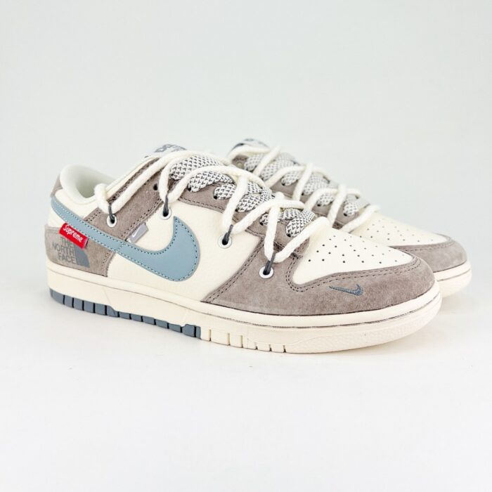 NIKE DUNK LOW X SUPREME X THE NORTH FACE GREY BLUE - Image 2