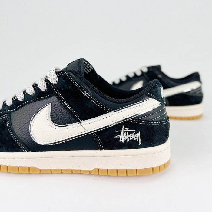 NIKE SB DUNK LOW X STUSSY BLACK WHITE - Image 5