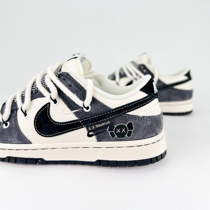 NIKE SB DUNK LOW X BEARBRICK BLACK WHITE - Image 5